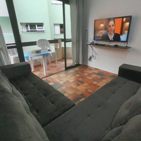 ウバトゥバExcelente Localizacao, 400 Metros Da Praia Ar Condicionado E Wi-Fiアパートメント エクステリア 写真